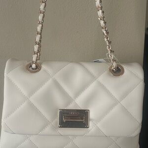 NWT! Aldo Quilted Shoulder Bag in Cream with Gold Chain in Perfect Condition.